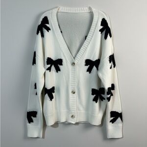 Women's White and Black Bow Sweater - XXL